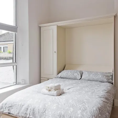 Prestigious Pembroke Street 5 Apartment